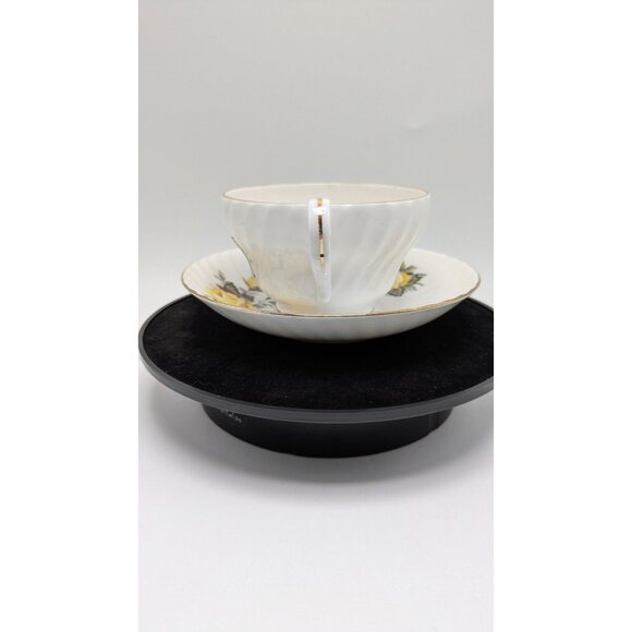 Stanley Yellow Rose Bone China Gold Trim Wide Tea Cup And Saucer Vintage Set - Picture 16 of 17